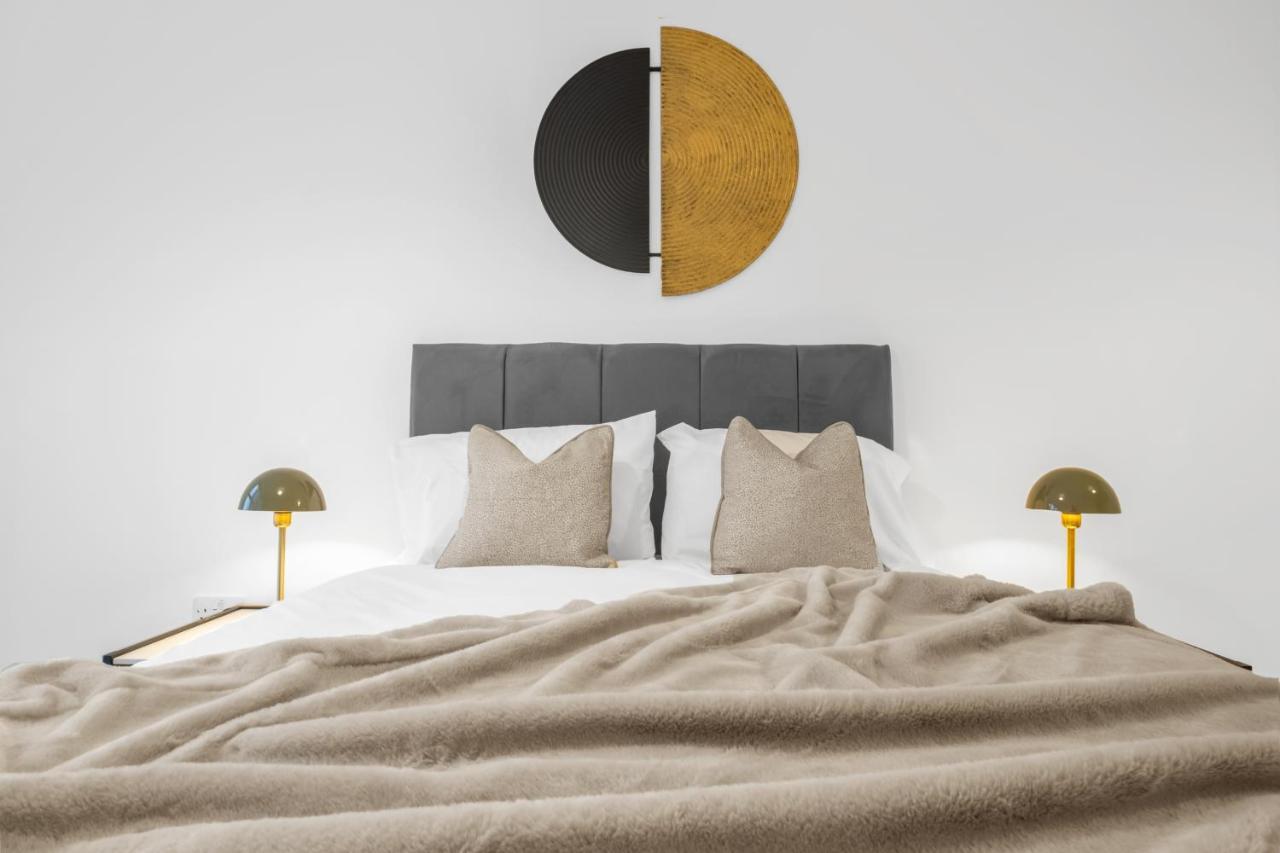 برمنغهام Exoticstay Apartments- 5* Elegant Luxury Centrally Located 2-Bedroom Apt المظهر الخارجي الصورة