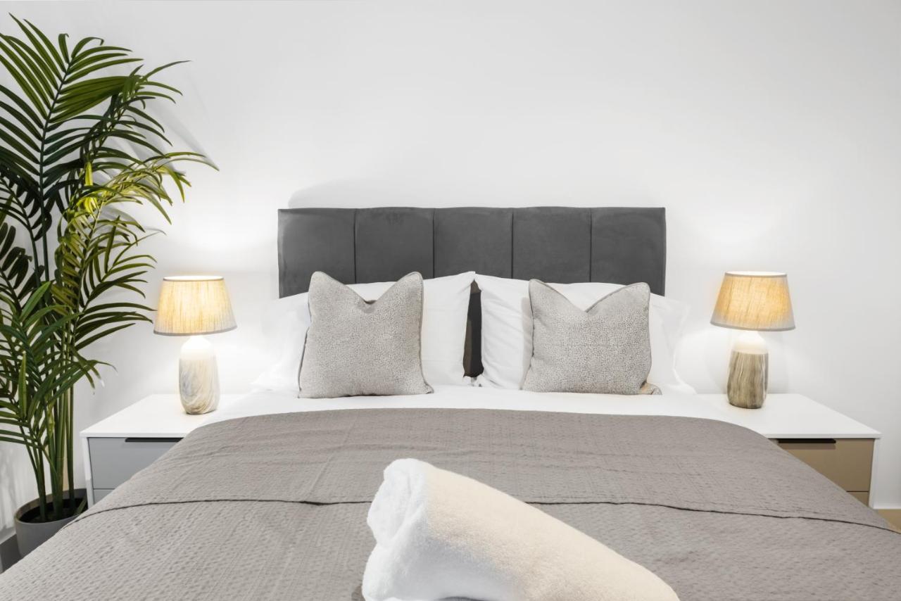 برمنغهام Exoticstay Apartments- 5* Elegant Luxury Centrally Located 2-Bedroom Apt المظهر الخارجي الصورة