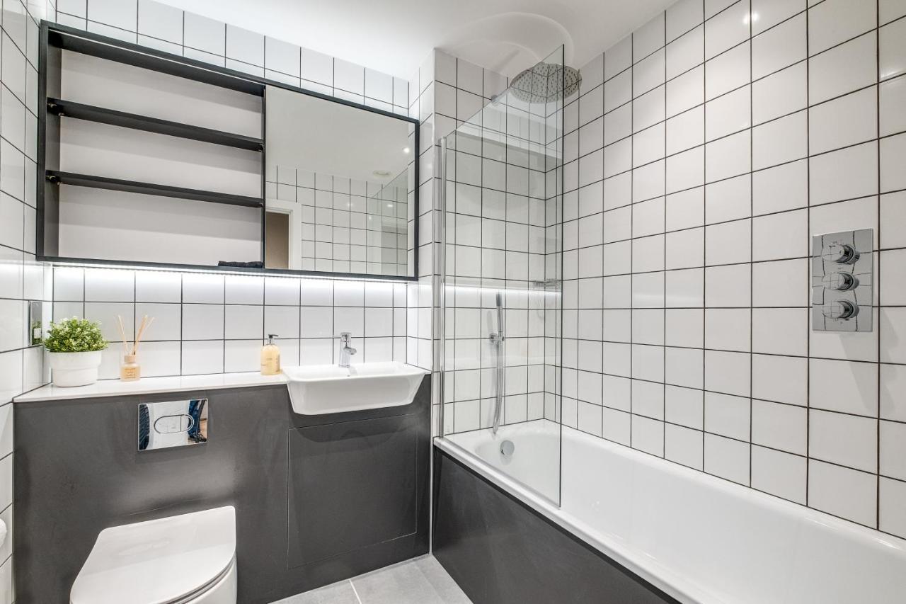 برمنغهام Exoticstay Apartments- 5* Elegant Luxury Centrally Located 2-Bedroom Apt المظهر الخارجي الصورة