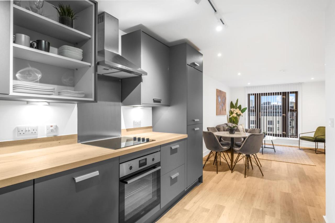 برمنغهام Exoticstay Apartments- 5* Elegant Luxury Centrally Located 2-Bedroom Apt المظهر الخارجي الصورة